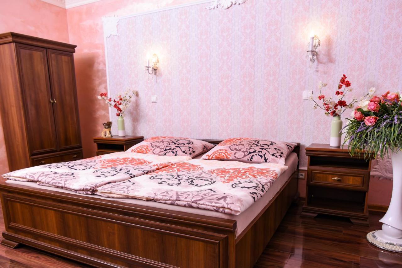 Rose Apartment Marianske Lazne Ngoại thất bức ảnh